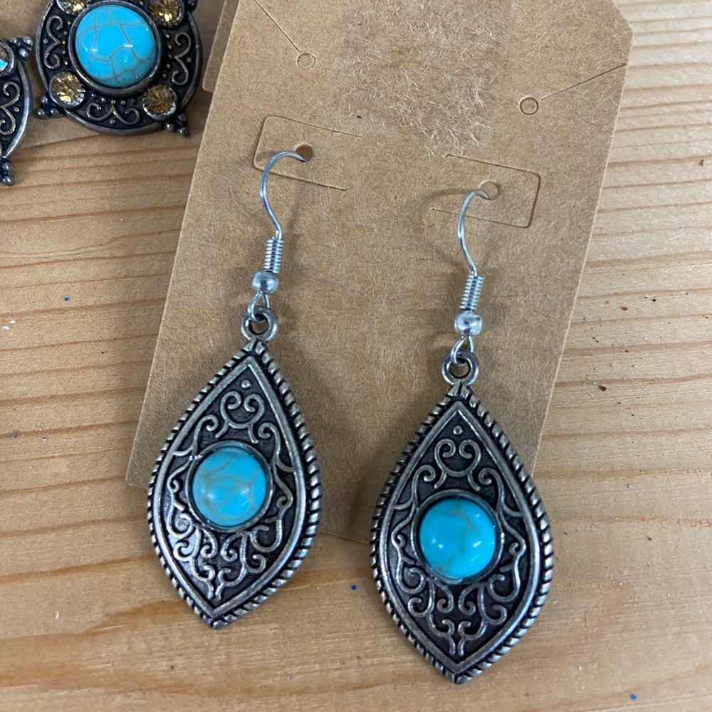 Earring Bundle - Picture 5 of 8